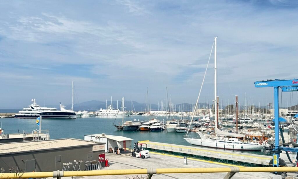 Kuşadası Yat Limanı