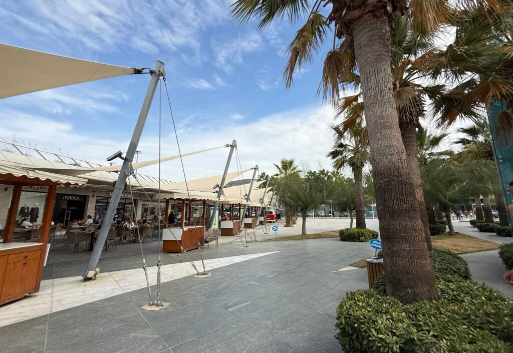 Marina bölgesindeki AVM 