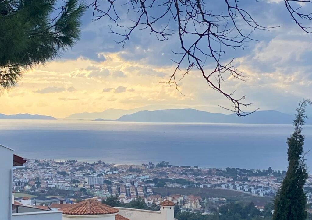Soğucak Köyü'nden Kuşadası körfezi