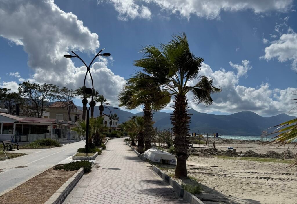 Sevgi Yolu, sahil siteleri 