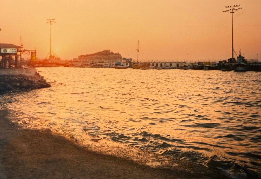 90'lı yıllarda Kuşadası limanı