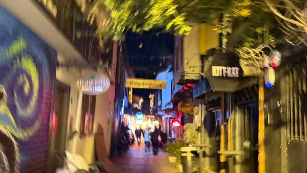 Kale içi sokakları gece 